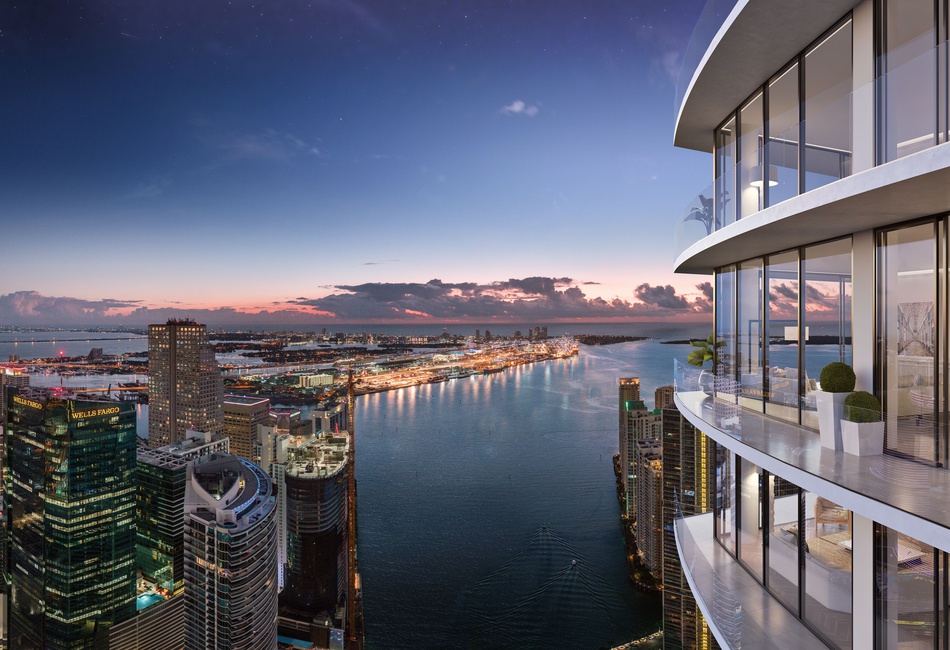 Baccarat - Balcony Building View